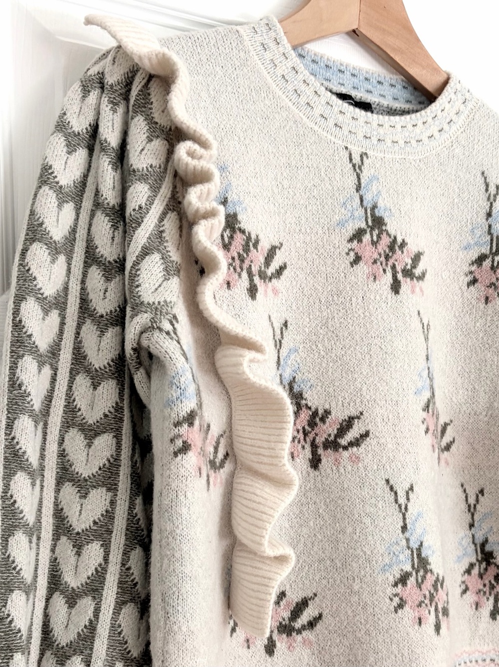 Cider Ruffle Sweater Size M - Picture 4 of 5